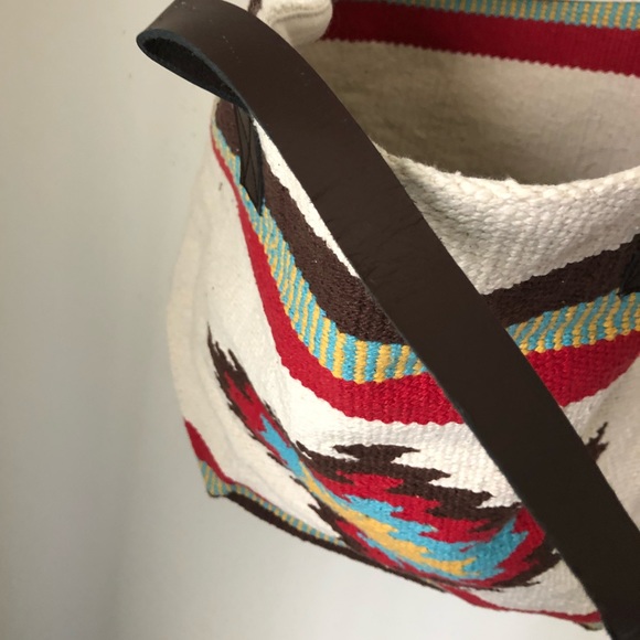 Large Aztec style woven tote - Picture 4 of 4